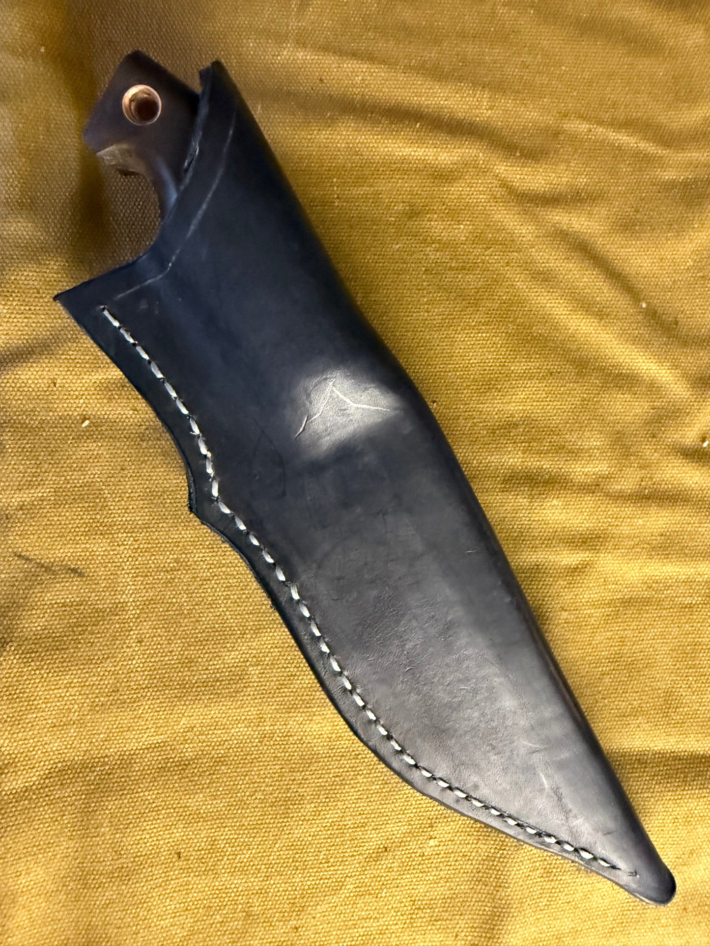 Stainless steel hunting knife